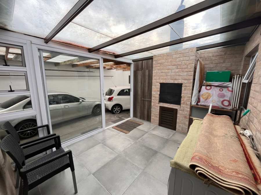 4 Bedroom Property for Sale in Malibu Village Western Cape